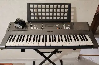 Синтезатор Yamaha PSR-E300 (5 октав)
