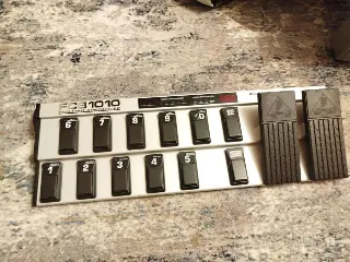 миди контроллер FCB1010 Behringer