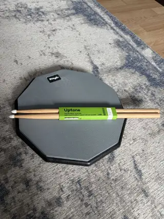 Тренировочный пэд Stagg TD-12R и палочки