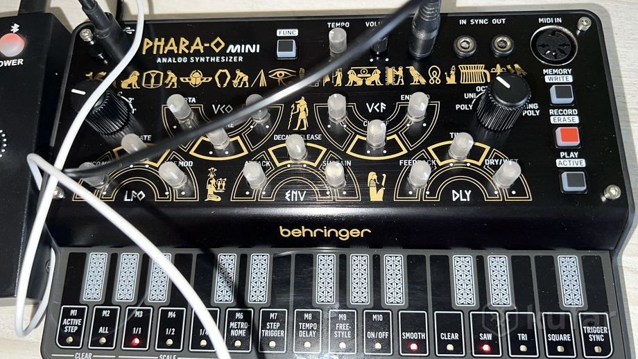Синтезатор Behringer PHARA-O MINI