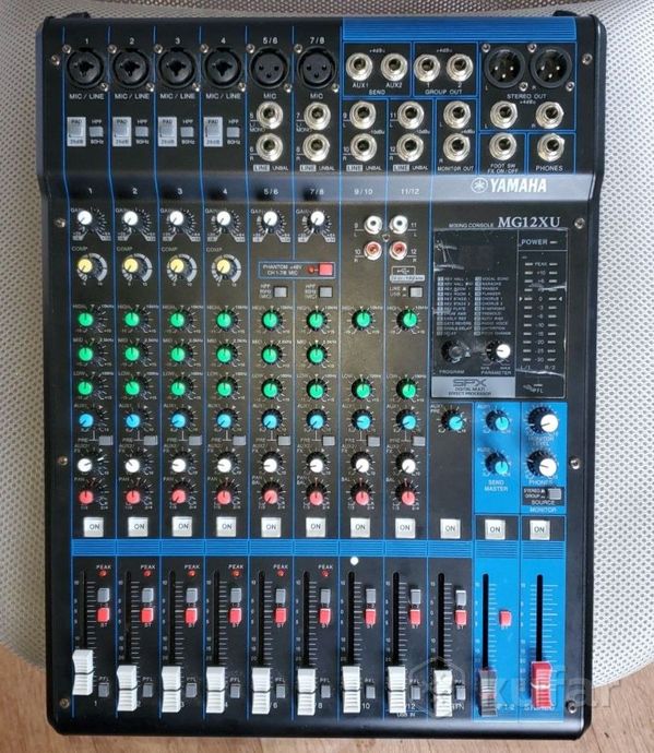 Аналоговый микшер Yamaha MG12XU в состоянии нового — фото 6
