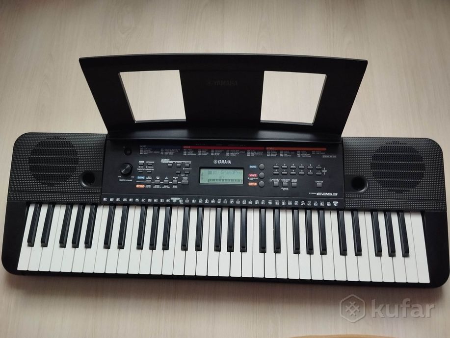 Синтезатор Yamaha PSR-E263 + стойка и педаль — фото 1