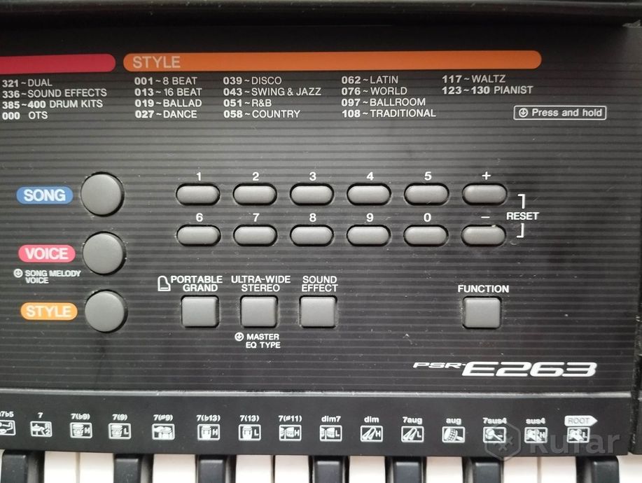 Синтезатор Yamaha PSR-E263 + стойка и педаль — фото 3