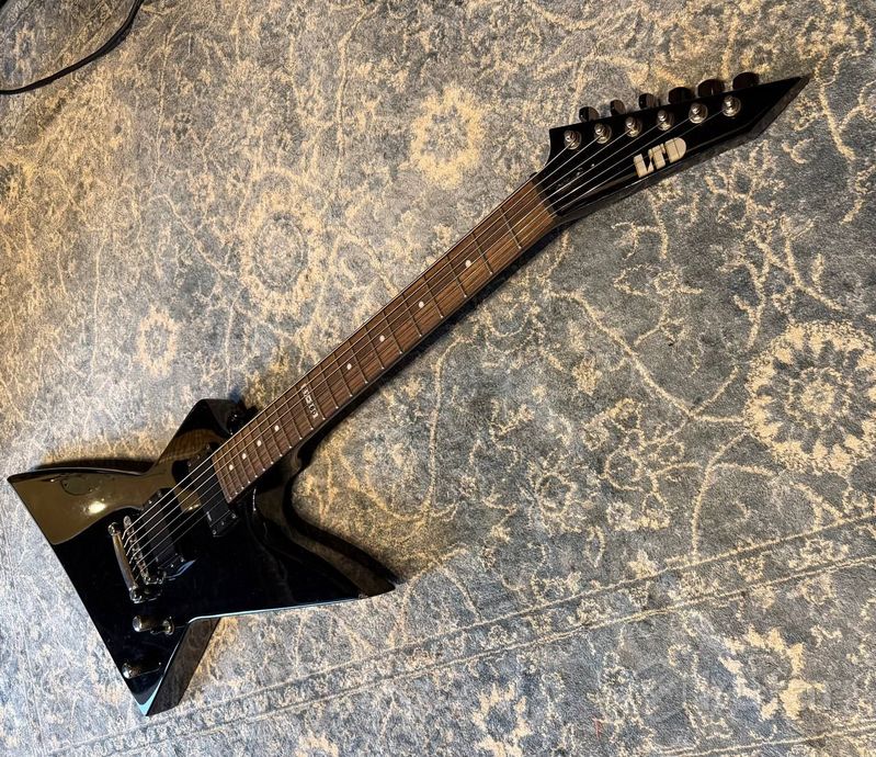 ESP LTD EX-260 Explorer — фото 7