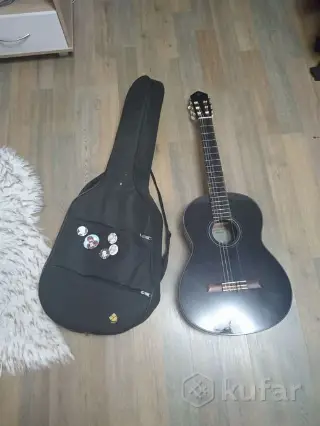 Продам гитару Yamaha c40 black