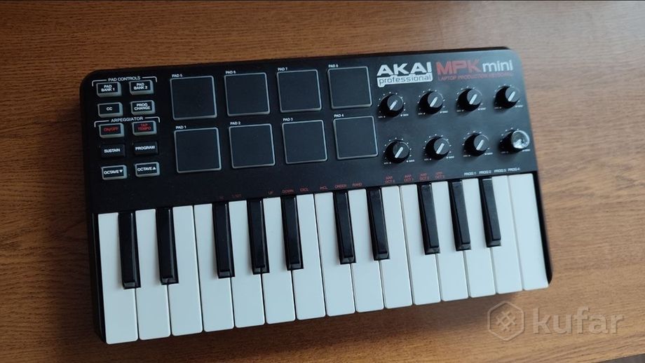 Миди клавиатура AKAI MPK mini