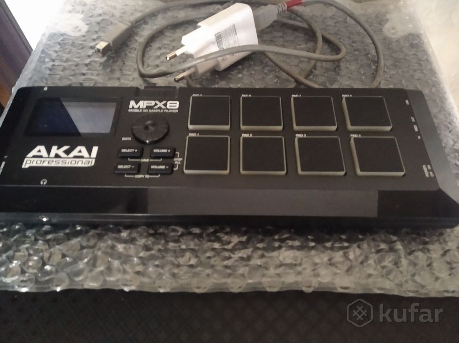 Семплер Akai MPX 8
