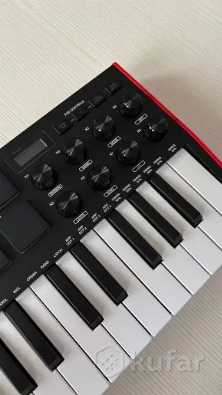 Миди-клавиатура AKAI PRO MPK Mini MK3