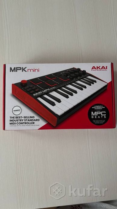 Миди-клавиатура AKAI PRO MPK Mini MK3 — фото 3