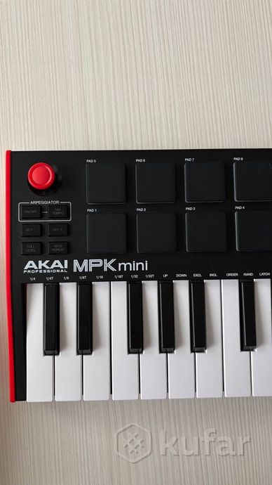 Миди-клавиатура AKAI PRO MPK Mini MK3 — фото 4