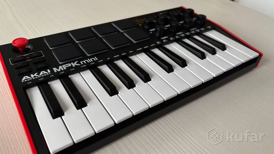 Миди-клавиатура AKAI PRO MPK Mini MK3 — фото 6