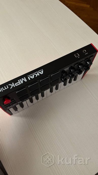Миди-клавиатура AKAI PRO MPK Mini MK3 — фото 7