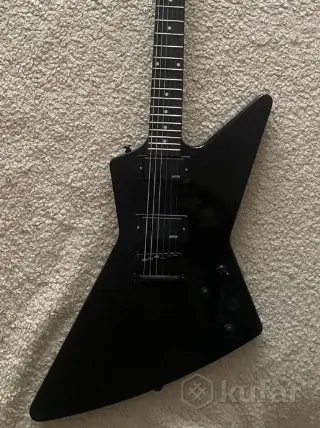 Электрогитара Explorer (хорошая реплика Gibson)
