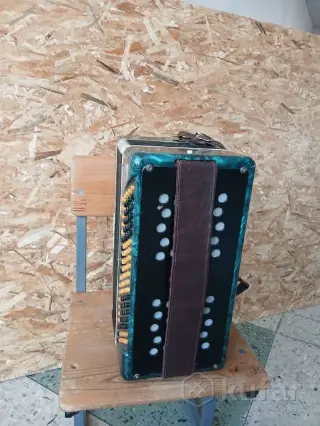 продам баян Креминне