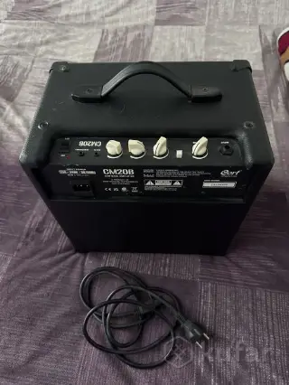 Комбоусилитель cort cm20B