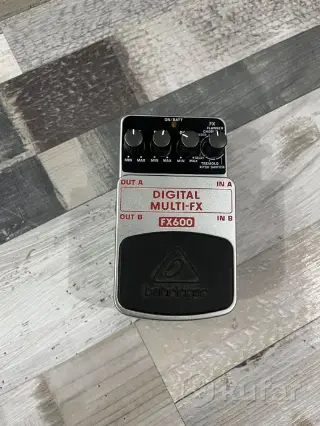 Behringer FX600