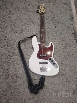 Бас гитара Squier