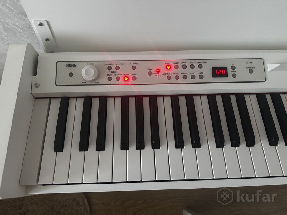 Цифровое пианино Korg LP-380U — фото 2