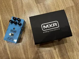 Гитарная педаль MXR Analog chorus