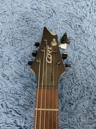 Cort kx 100 bkm