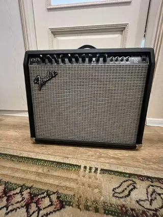 Гитарный комбоусилитель Fender Deluxe 112 plus