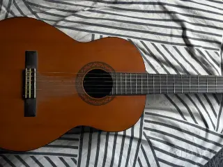 Гитара YAMAHA C40