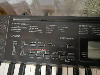 синтезатор Casio CTK 3200