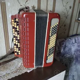 баян
