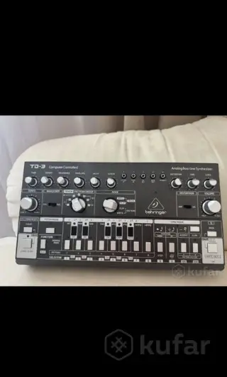 Behringer TD3 басовый синтезатор