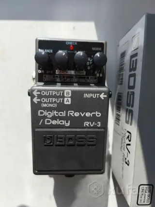 Boss RV-3