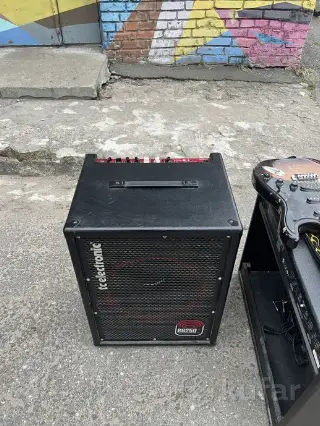 Комбоусилитель басовый комбик
