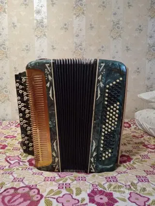 Баян