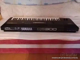 YAMAHA QS 300