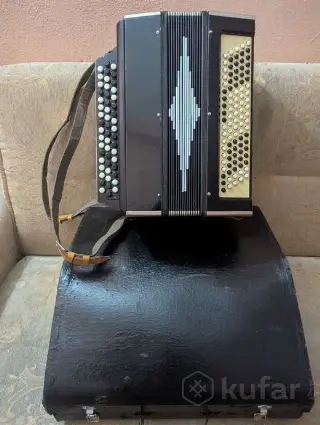 баян