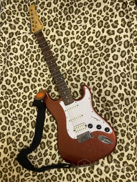 Электрогитара Brahner Stratocaster S+S+H