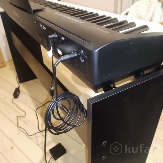 Roland FP-30 пианино электронное + стойка ДВП — фото 2