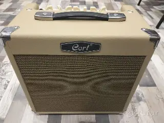 Комбоусилитель Cort CM15R