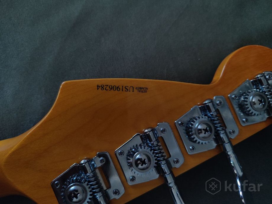 бас гитара Fender Player Plus Active Jazz Bass — фото 3