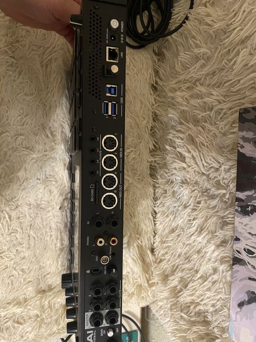 AKAI MPC LIVE 2 — фото 3