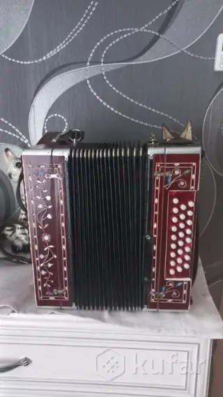Гармонь цельнопланочная