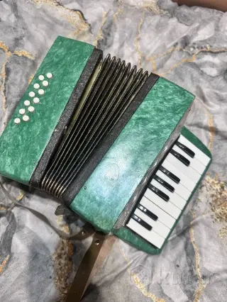Баян