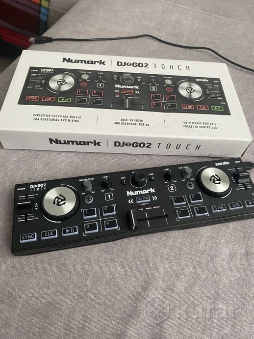 Dj-контроллер Numark DJ2GO2 Touch