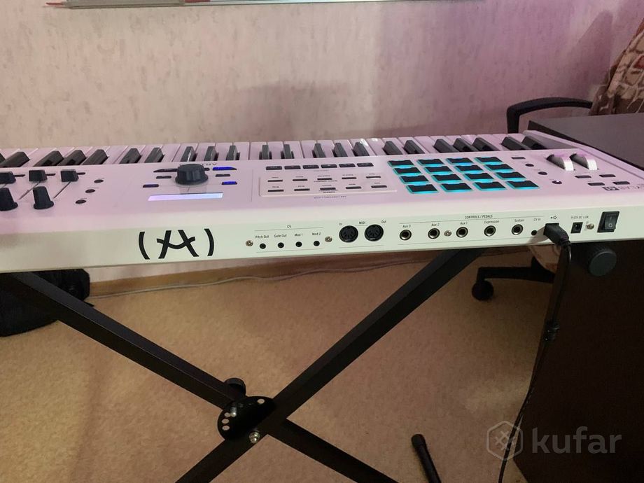 MIDI-клавиатура Arturia KeyLab mkII 61 (белая) — фото 2