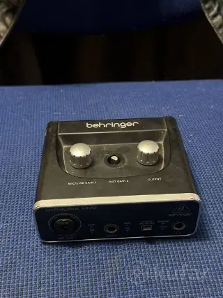 Behringer U-PHORIA UM2