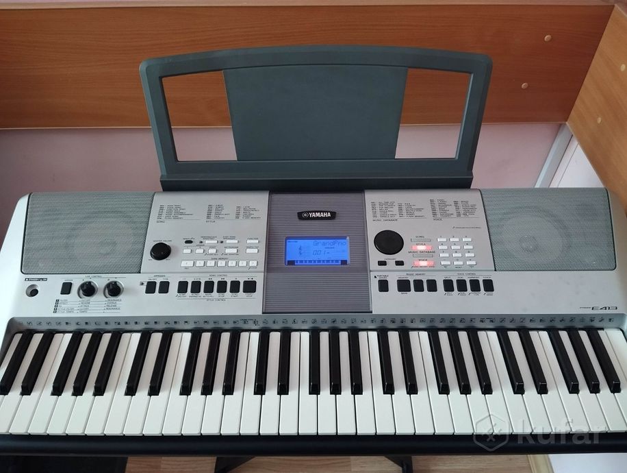 Синтезатор Yamaha PSR-E413 + стойка, педаль, чехол — фото 1