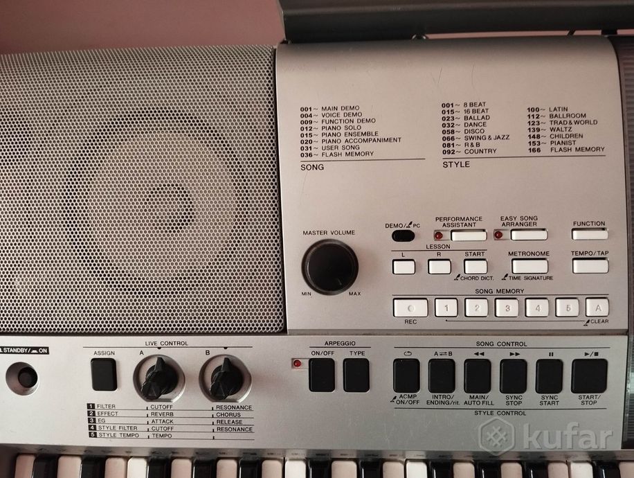 Синтезатор Yamaha PSR-E413 + стойка, педаль, чехол — фото 3