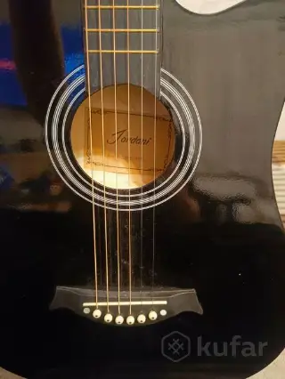 Музыкальный инструмент гитара
