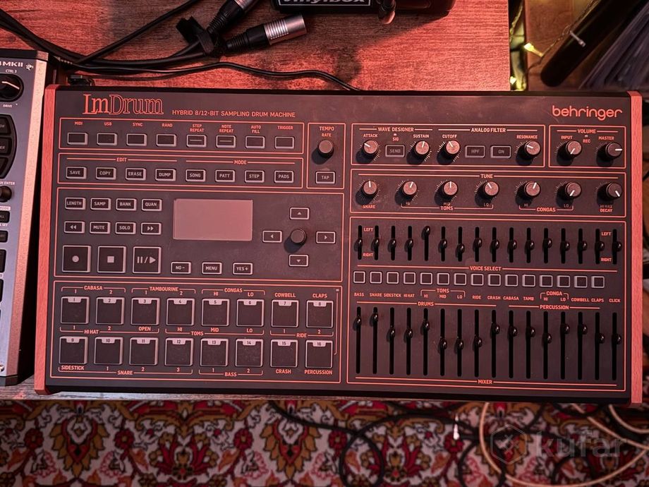 Драм-машина Behringer LM DRUM