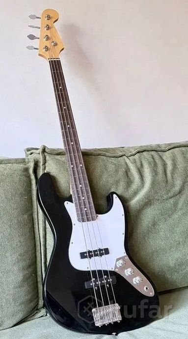 Бас гитара Jazz Bass — фото 1