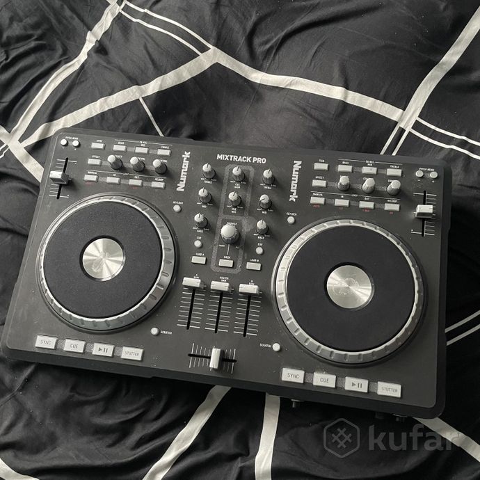 Numark Mixtrack Pro